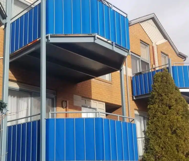 Toile d’intimité : 5 bonnes raisons d’en installer une sur votre balcon